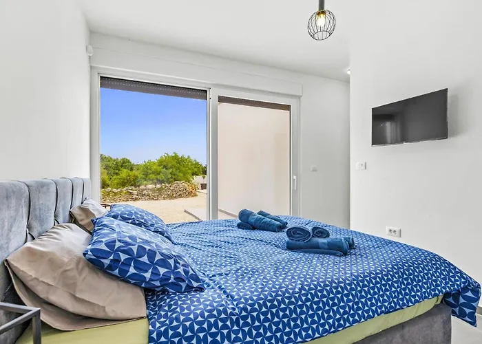 Karolina By * Stokovci