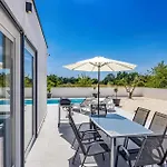 Villa Karolina By *