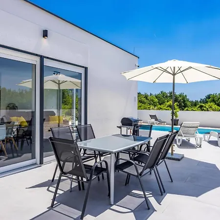 Villa Karolina By